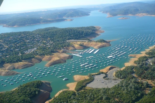 A view from above of the Lake Oroville Marina